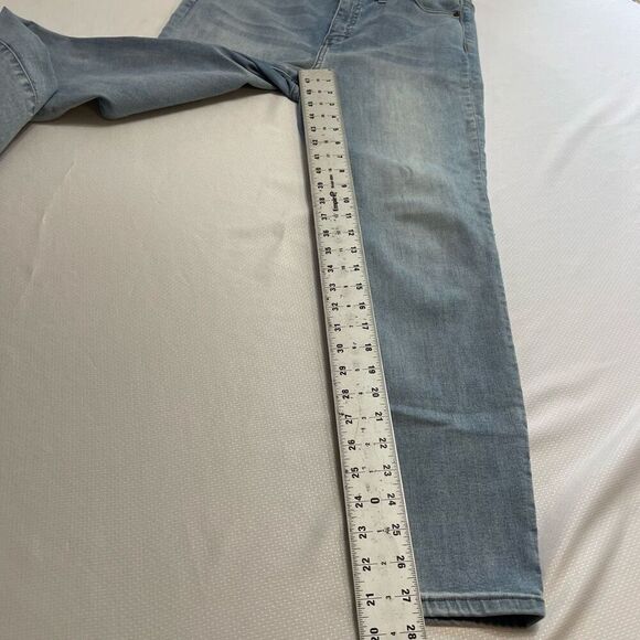 Soft Surroundings Light Wash Denim Jeans Size 10 - Picture 4 of 8